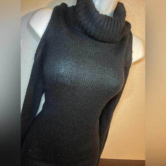 Turtle neck - Picture 2 of 3